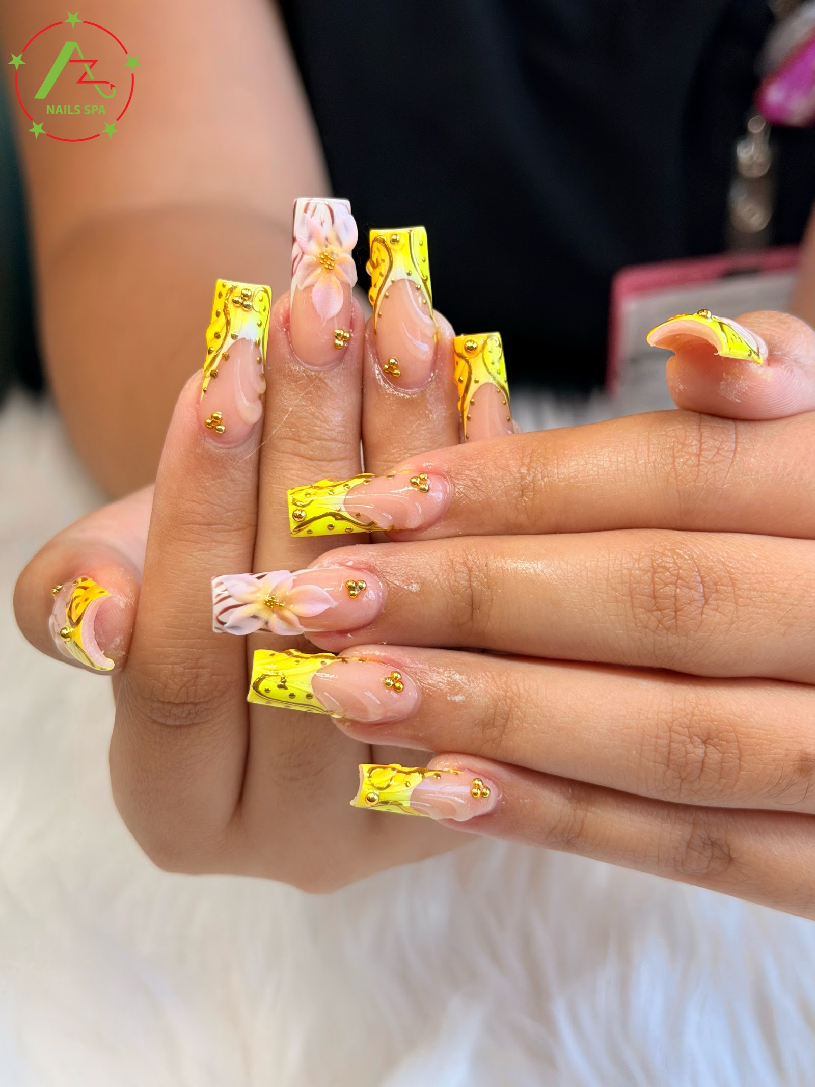 AMAZING NAILS SPA CH nail photo 3